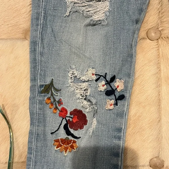 Abercrombie & Fitch Skinny Embroidered Floral Light Blue Jeans size 27/4 - Picture 6 of 6